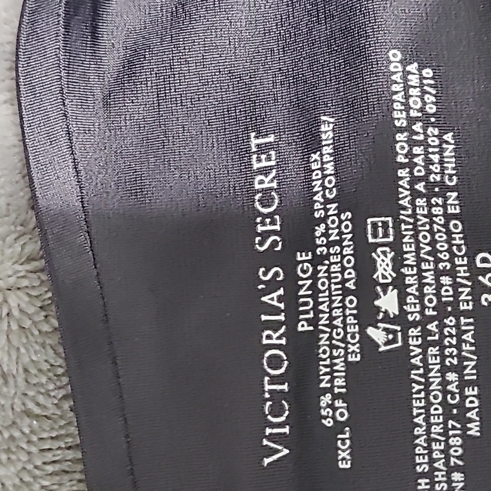Victoria Secret halter bra - Picture 3 of 4